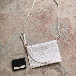 5/$25 White Rattan Shoulder Bag w/ Retro Black and White Wallet